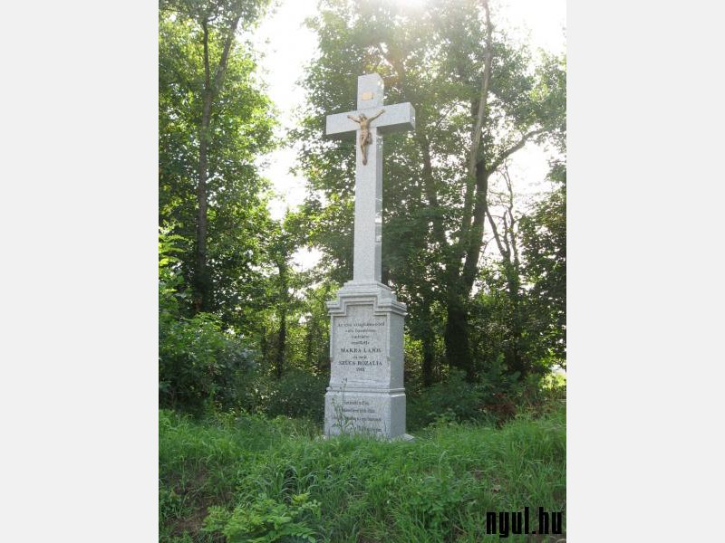 Keresztek, szobrok - Makra kereszt