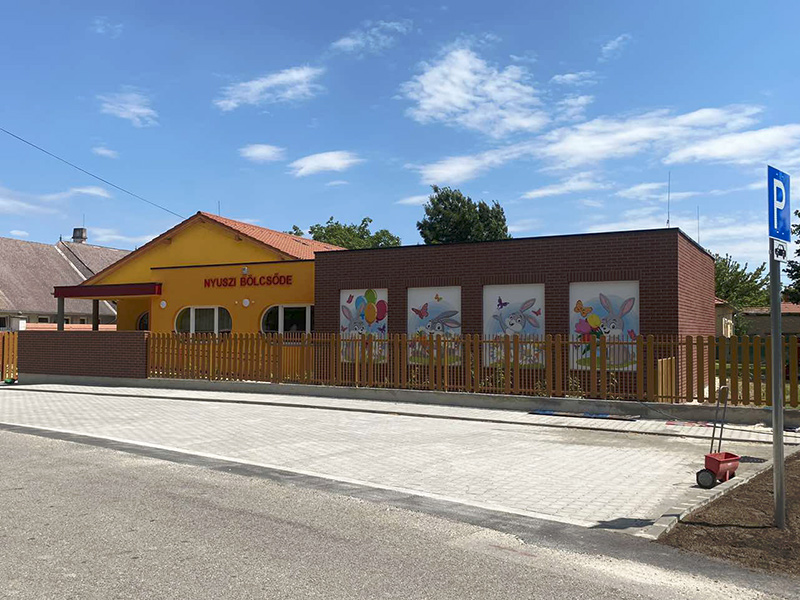 Nyuszi bölcsőde bővítése Nyúl községben